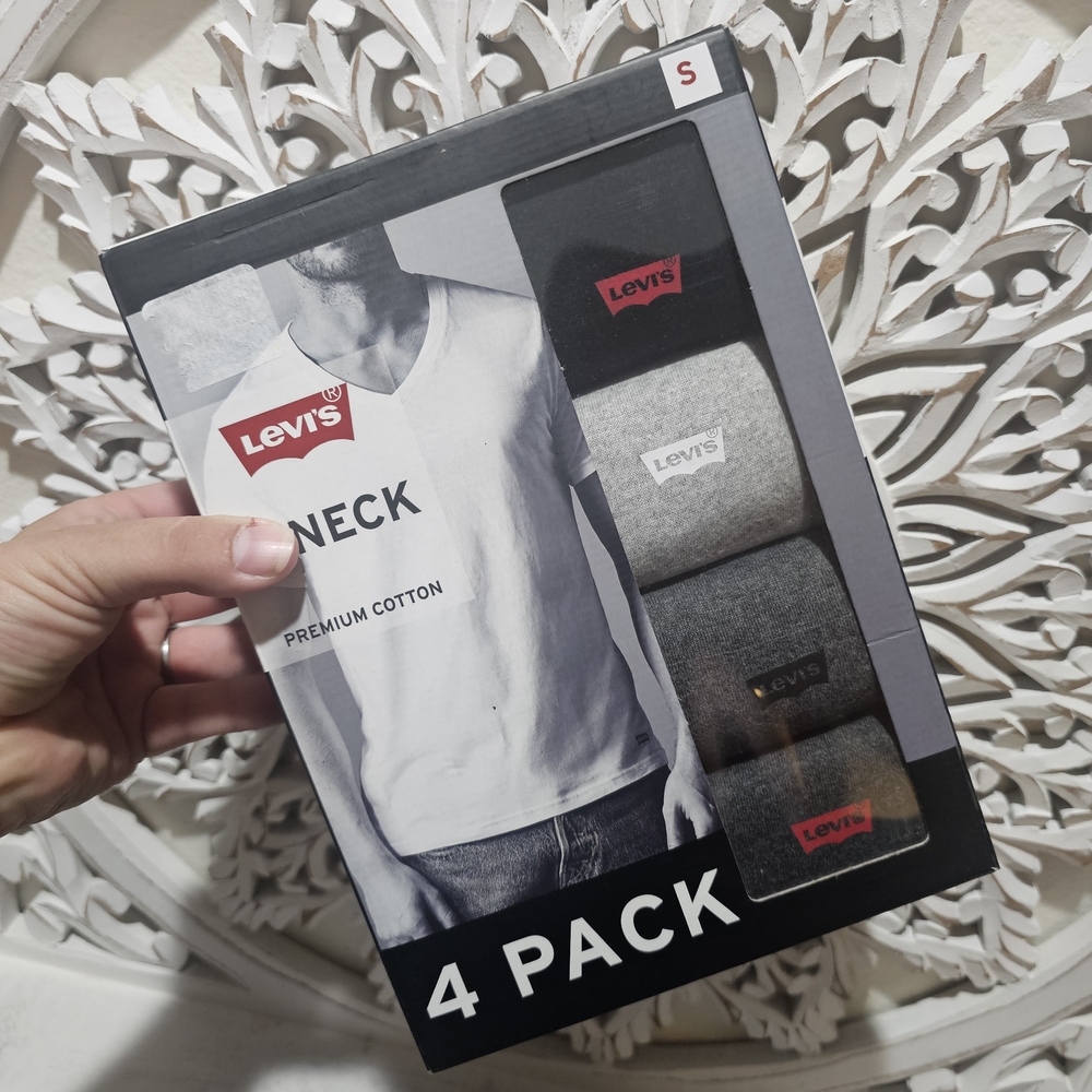 NEW Levi's Premium Cotton Gray V-Neck T-Shirts 4 Pack Mens Small